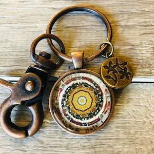 Vintage Look Yellow Gold Mandala Keychain, Mandala Keychain, Keychain Woman, Boho Keychain, Keychain Mandala, Keychain Vintage Look