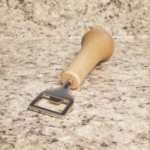 野球バットのボトルオープナー