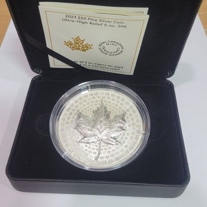 2023  Ultra High Relief 5 Oz Silver Maple Leaf coin