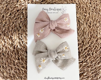 Daisy  Embroidery Bow