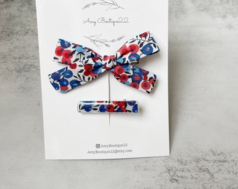 Liberty of London  Tana Lawn bow & resin  clip set