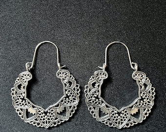 Orecchini color argento stile marocchino Boho tribale Boho etnico Mandala artigianale