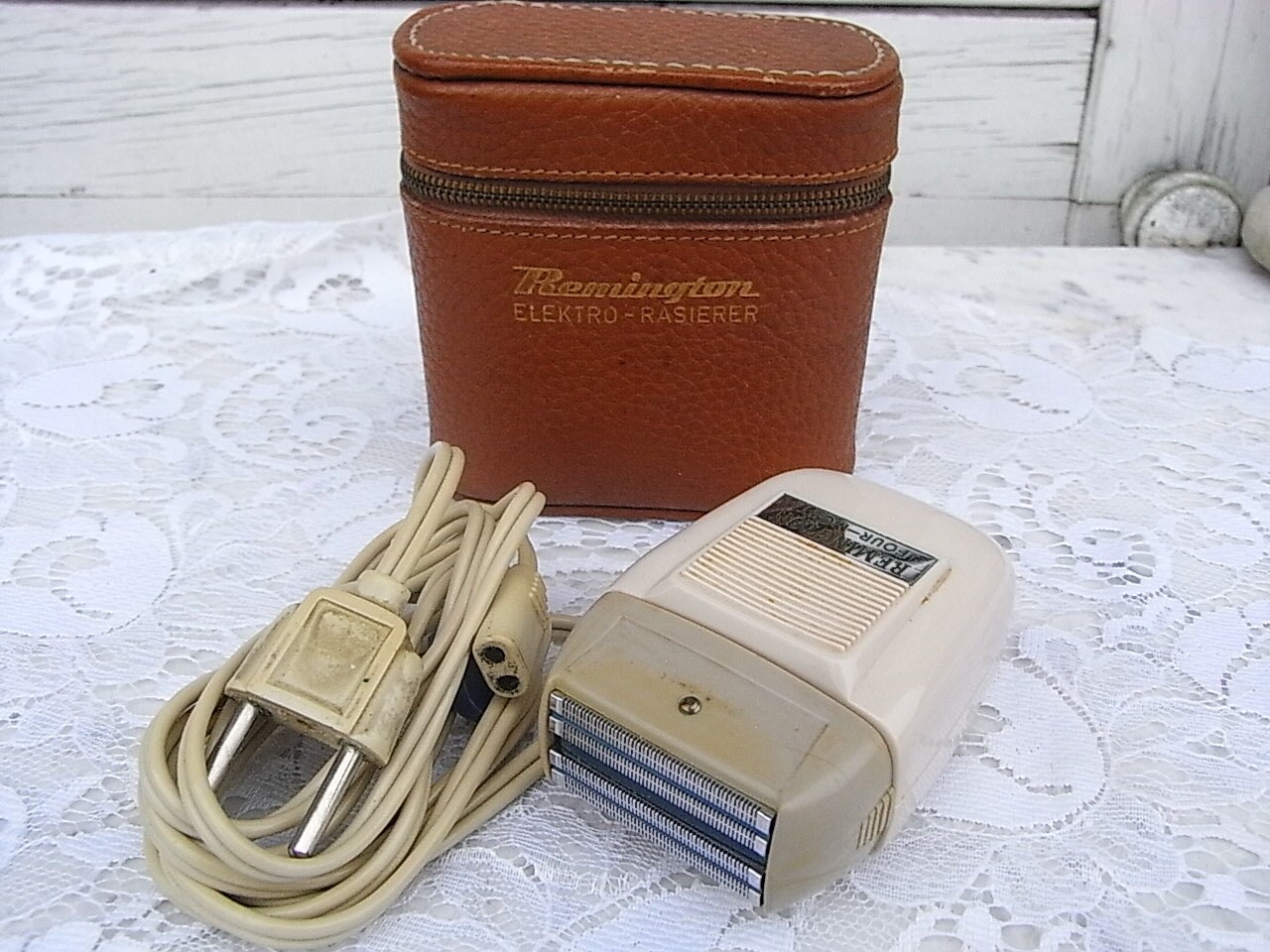 Vintage Electric Shaver, Century Leather - for Mid Most, Etsy Shaver, Design Electric Remmington Case