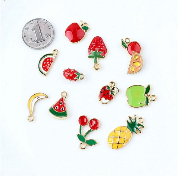 LOT de 5 CHARMS BRELOQUES dorés Thème les FRUITS