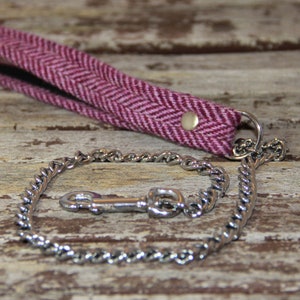 Plum Herringbone Harris Tweed dog lead. A stylish and strong chain lead