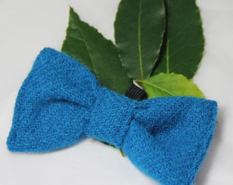 Turquoise Plain Weave Harris Tweed bow tie. Stylish dog accessory.