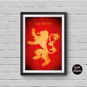 Peut inclure: Une affiche rouge et or avec un lion et le texte "hear me roar".
