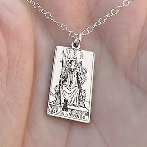 Collier de cartes de tarot Queen of Wands | Cadeau d’anniversaire Best Friend | Collier de cartes de tarot | | de bijoux mystiques célestes Collier de sorcière délicate