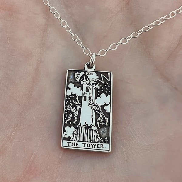Collar con diseño de torre y carta del tarot en plata de ley / Joyería celestial