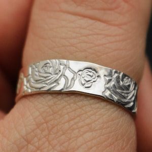 Rosen Ring | Juni Geburt Blumen Ring | Wildblumen | Bester Freund Geschenk | 14k Gold Filled oder Sterling | Blumenschmuck | Juni Geburtsring