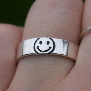 Retro Smiley Face Ring | 90s Y2K Jewelry | Friendship Rings | Best Friend Birthday Gift | Happy Face Ring | Vintage Smile Ring | Trendy Ring