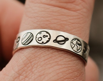 Anillo del sistema solar grabado a mano / Joyería de planetas en plata de ley