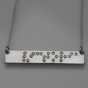 Namenskette in Blindenschrift | Blindenschrift Geschenk | Halskette für Sehbehinderte | Blindenschrift Schmuck | Geprägte Blindenschrift Schmuck | Braille Bar Halskette