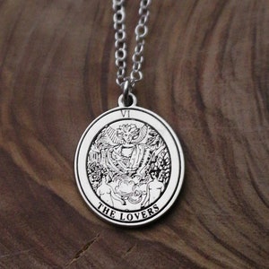 Ronde De Geliefden Tarot kaart Ketting | Beste vriend verjaardagscadeau | Tarotkaart Ketting | Celestial Mystic Sieraden | Sierlijke heks ketting