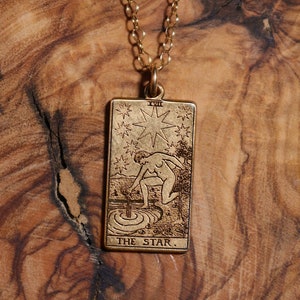 El Collar de Cartas del Tarot star gold / Regalo de cumpleaños del mejor amigo / Carta del tarot estrella / Joyería mística celestial / Collar de brujas / Tarot dorado