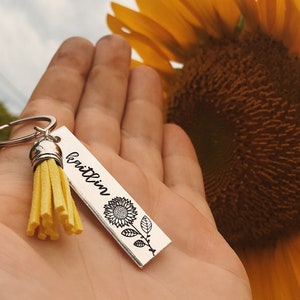 Sunflower Custom Name Tassel Keychain (1) | Birth Flower Jewelry | Sunflower Gift | Wildflower Keyring | Best Friend Gift | Mother Daughter