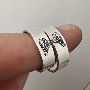 Double Skeleton Pinky Swear Ring Set: Matching Dainty Jewelry for Couples