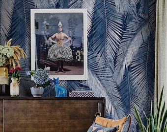 Marineblauwe palmbehang, donkerblauwe zebra jungle muurschildering