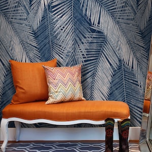 Carta da parati blu navy con foglie di palma, carta da parati con grandi stampe a foglia per la decorazione delle pareti, carta da parati adesiva monocromatica con giungla