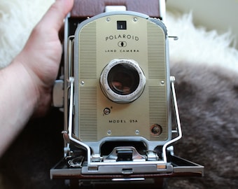 Vintage 1950s Polaroid Land Camera Model 95a with Close Up Lens