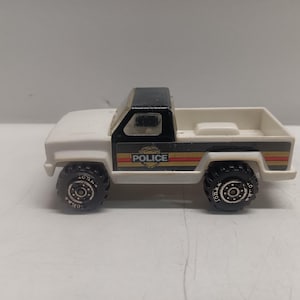 Tonka mini 4x4 police truck size 4&quot;x2&quot; 1978