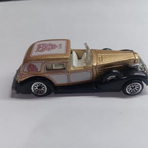 Hot wheels 1935 cadillac car made in 1981 diecast car