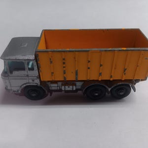 Matchbox tipper container truck dump truck no 47 1960s.