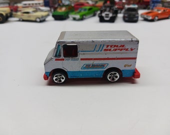 Hot Wheels Pop Culture Mutt Cutts Van Dumb and Dumber 244P