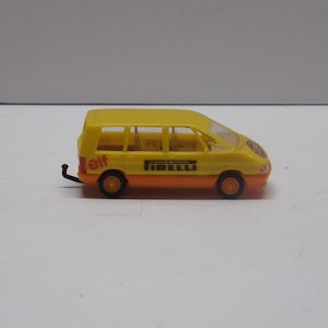 Renault praline e space van 1:87th  plastic Car made in west germany.  made in 1990s