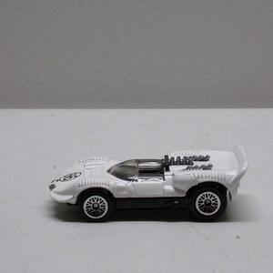 Hot wheels chapparel race car car made in 1998 diecast car