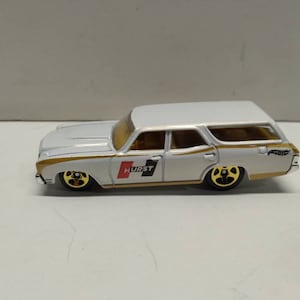 Hot wheels  1970 chevelle ss wagon hurst  car in mint condition diecast car.