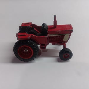 International farm tractor diecast car