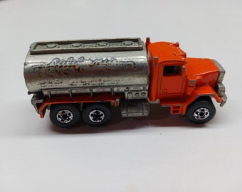 Hot wheels peterbilt California construction  fuel water truck made in 1979 Metal dicast car
