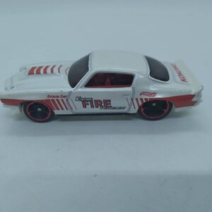 Hot wheels 1970 chevy camaro rs car  diecast car