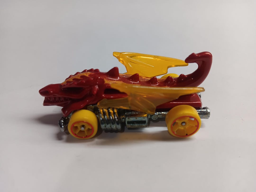 Hot Wheels Dragon Blaster – Drachen-Auto Für Rennstrecken, Ab 3 Jahren