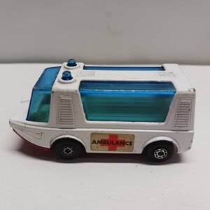 Matchbox superfast stretcha fetcha ambulance Diecast car.