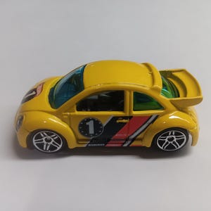 Hot wheels race vw bug volkswagon beetle hot rod diecast car