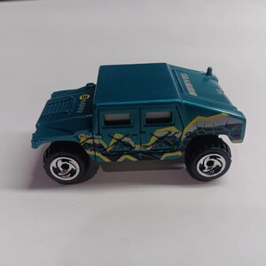 Hot wheels hummer humvee  truck in mint condition diecast car.