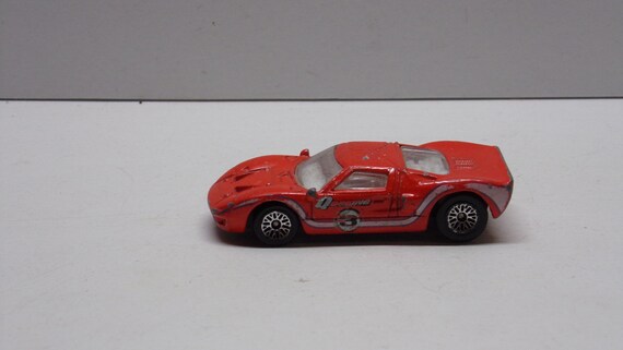 Hot wheels ford gt 40 car made in 1999 diecast car