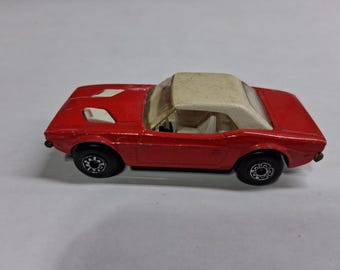 Miniature Matchbox Superfast Dodge Challenger 1975