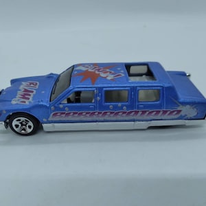 1990 Hot Wheels Limozeen Blue Gold Glitter Limousine Limo