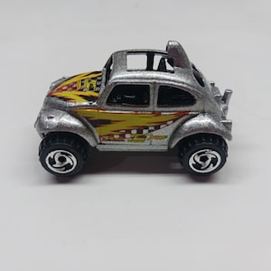 Hot wheels custom vw bug volkswagon beetle car made in diecast car
