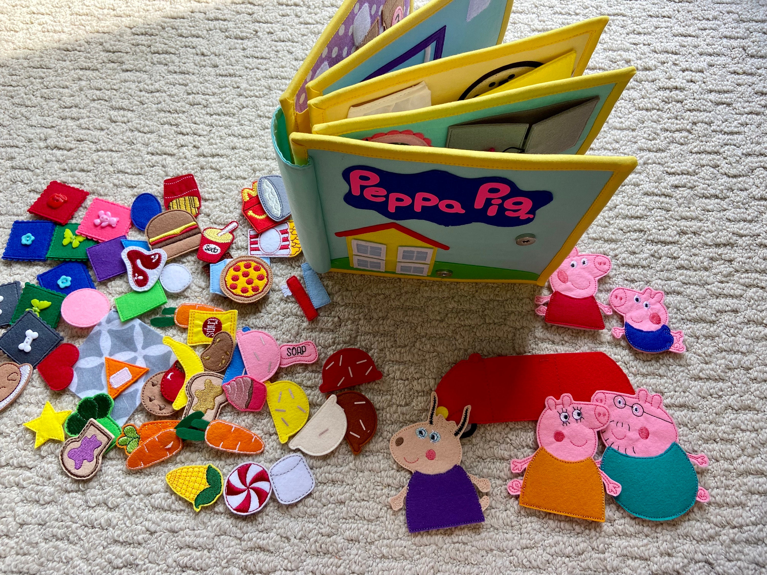  Toomies Peppa Pig's Sensory House - Toddler Sensory Bin with  Shape Sorting and Color Matching Activities - Peppa Pig Montessori Toys -  Toddler Toys Ages 18 Months and Up : Toys & Games