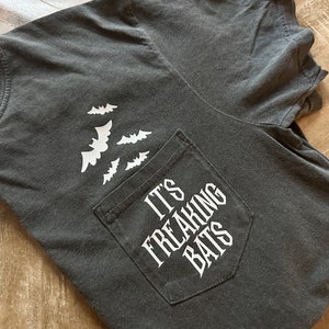 FREAKING BATS Shirt || HALLOWEEN T-Shirt || Unisex Shirt || Spooky Season