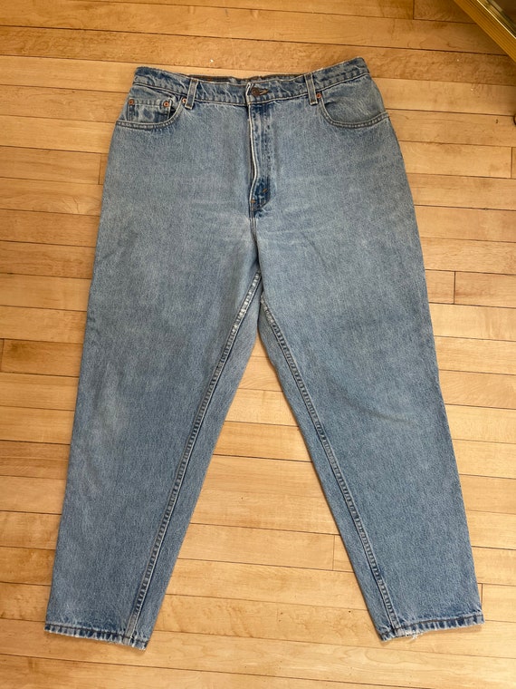 90s Levi’s 550 Light Wash Jeans