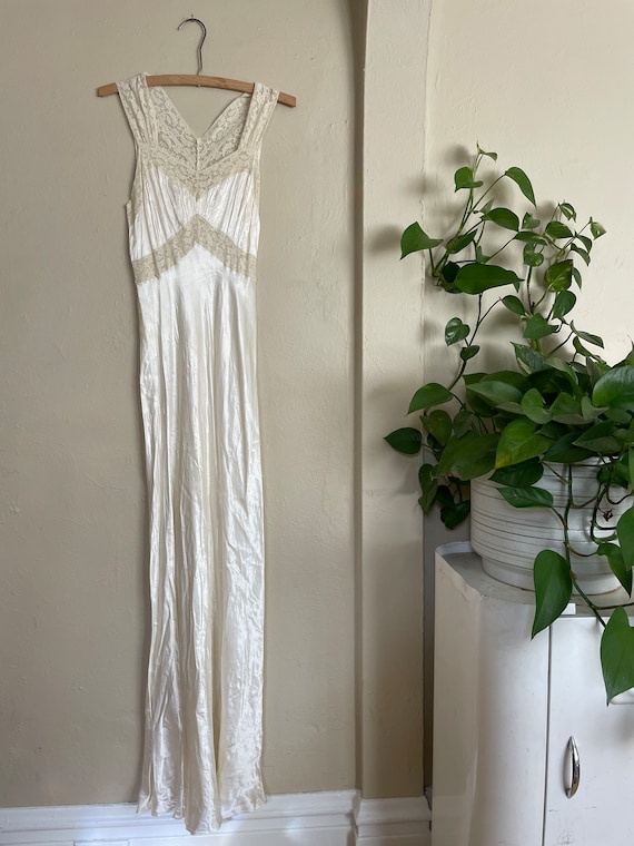 30s White Lace Bias Cut Slip