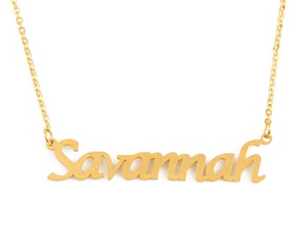 SAVANNAH - Nome Collana Placcata Oro 18ct - Confezione Regalo & Borsa Gratis - Regali di Gioielli Personalizzati per Lei