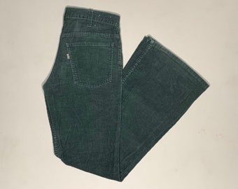 dark green levis 501