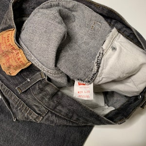 1980's Vintage Levis Black Denim Jeans USA 28/29 Measured A35 image 9