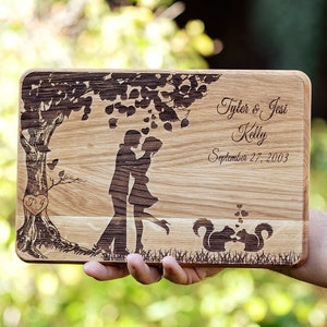 Squirrels kiss cutting board, Cutting board, Personalized wedding gift, Wedding cutting board, Wedding gift for couple, Custom cutting board